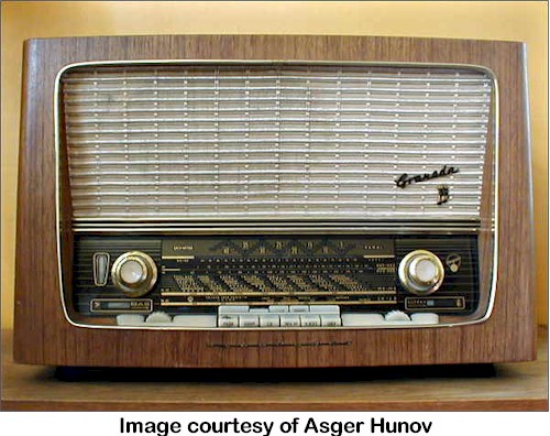 Radio Attic's Archives - Blaupunkt Granada 3D (1956) Manufactured in ...