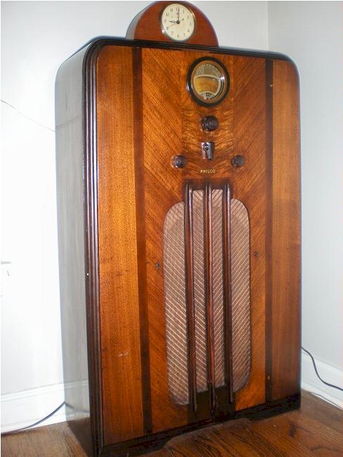 Philco 37-610 Console